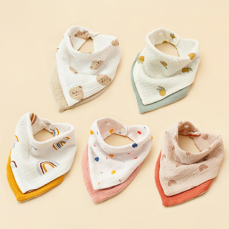 Neugeborenes Baby-Lätzchen, einfarbig, niedlicher Druckknopf-Lätzchen, weicher Baumwoll-Dreiecksschal, Säuglingsfütterung, Speicheltuch, Bandana, Spucktuch