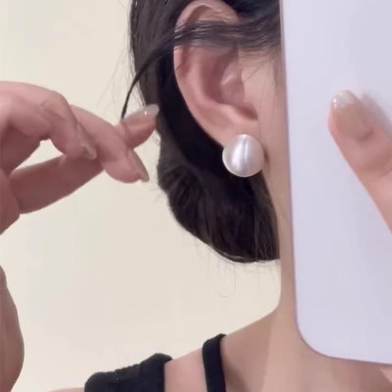 Retro Frosted Round Ball Female Niche Design High-end Sense Simple Temperament Versatile Earrings