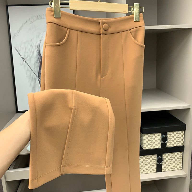 

Wang Fei Is Not Retro Casual Flared Pants at All Brown S