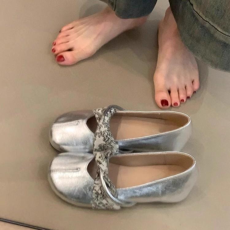 Soft leather version~ New Chinese ballet style round head small single shoes women's one-pedal inner height increase shallow mouth flat Mary Jane s