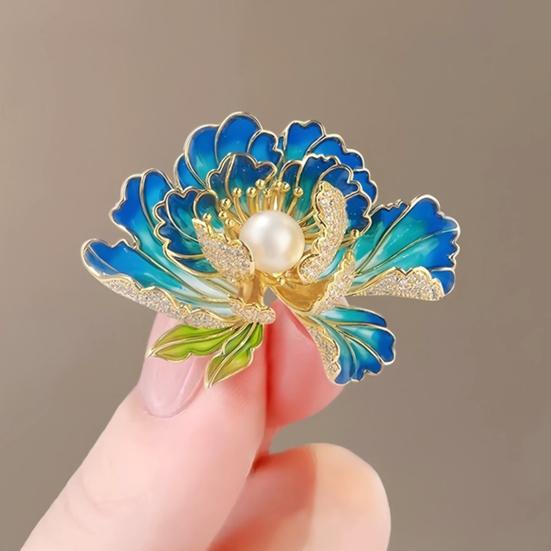 Women Brooch Sparkling Rhinestones Imitation Pearl Flower Shape Lapel Pin Suits Coats Bags Scarves Badge Versatile Accessory