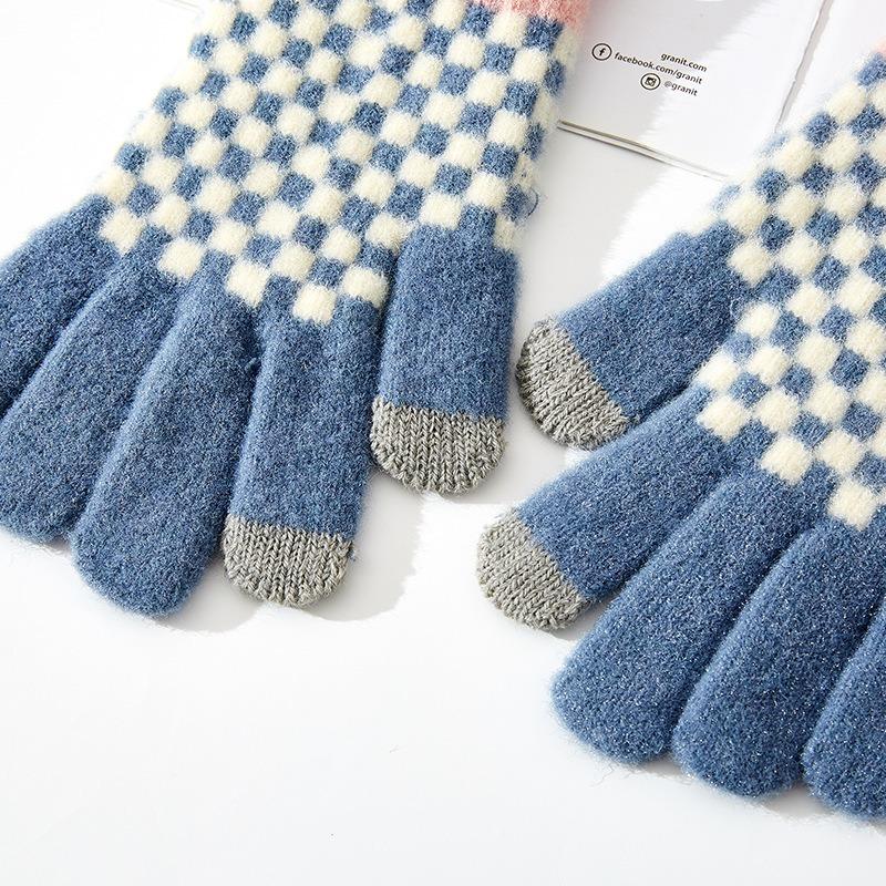 New Winter Warm Knitted Gloves Women's Checkerboard Plaid Plaid Color Matching Wool Gloves