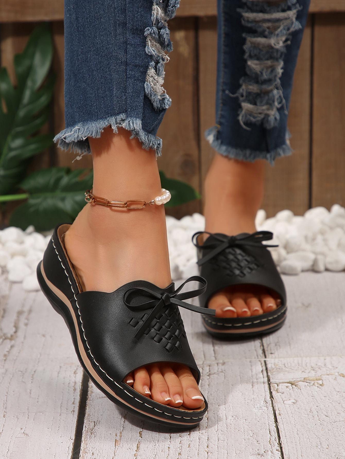 

Мода Новый стиль 2025 года модных, повседневных, легких и износостойких тапочек с вырезанным клиновидным каблуком 43 чёрный