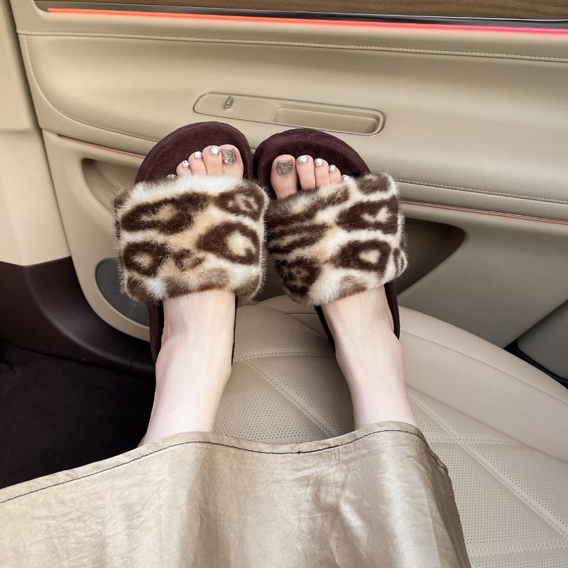 Fashion 2025 Retro Slippers for Women Autumn Winter Fashion Leopard Print One Word Slippers for Casual Platform Plush Cotton Slippers