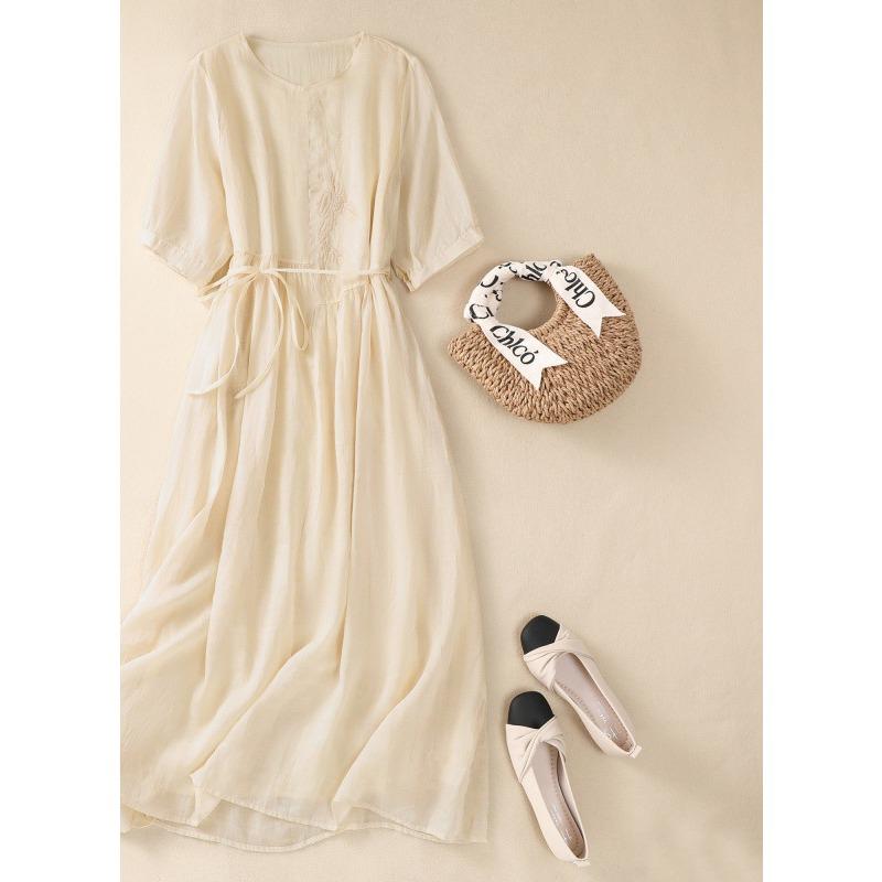 Real Shot Summer New Literary Loose Embroidery Flower Round Neck Short-sleeved Dress Women's Medium and Long