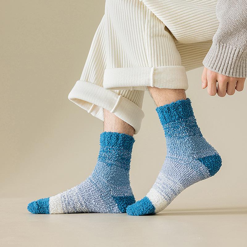 Japanese Style Gradient Men's Coral Fleece Mid-Tube Sleep Socks - Non-shedding, Warm, Half-Velvet Floor Socks