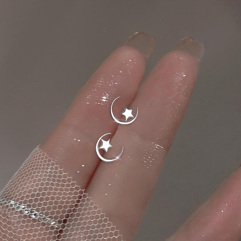 Asymmetric Star Moon Stud Earrings for Women, Hollow Five-Pointed Star and Crescent Design, Minimalist and Unique