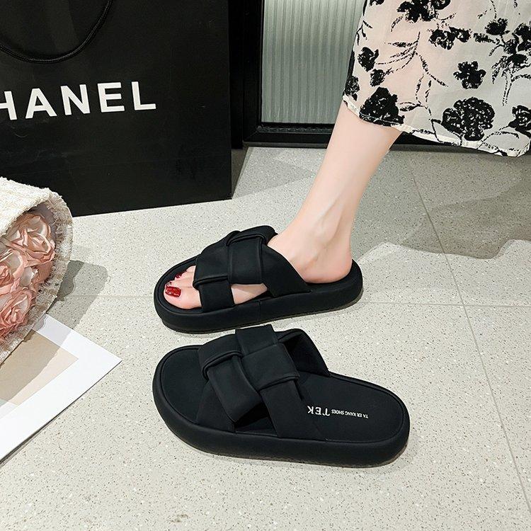 Fashion 2025 Summer New Korean Thick-soled Slippers Women's Outer Wear Braided Open-toed Flip Flops Black and White Colorblock Sandals