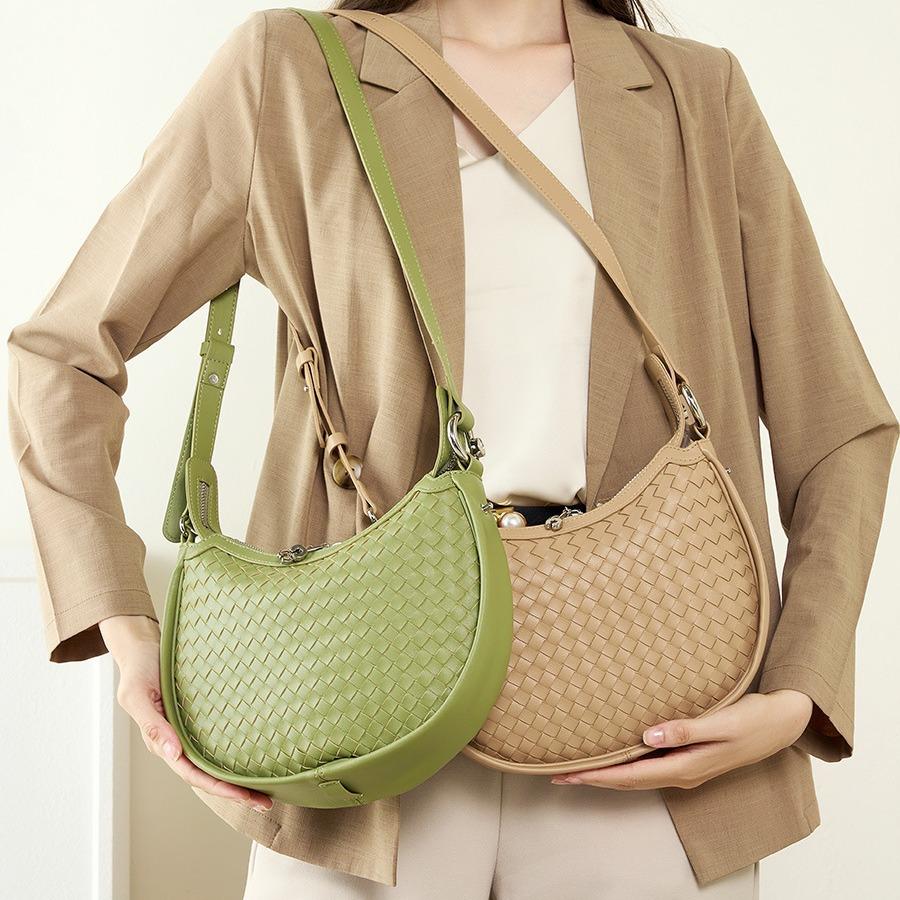 Fashion Underarm Women's Bag New Niche Cowhide Shoulder Messenger Bag Woven Crescent Bag