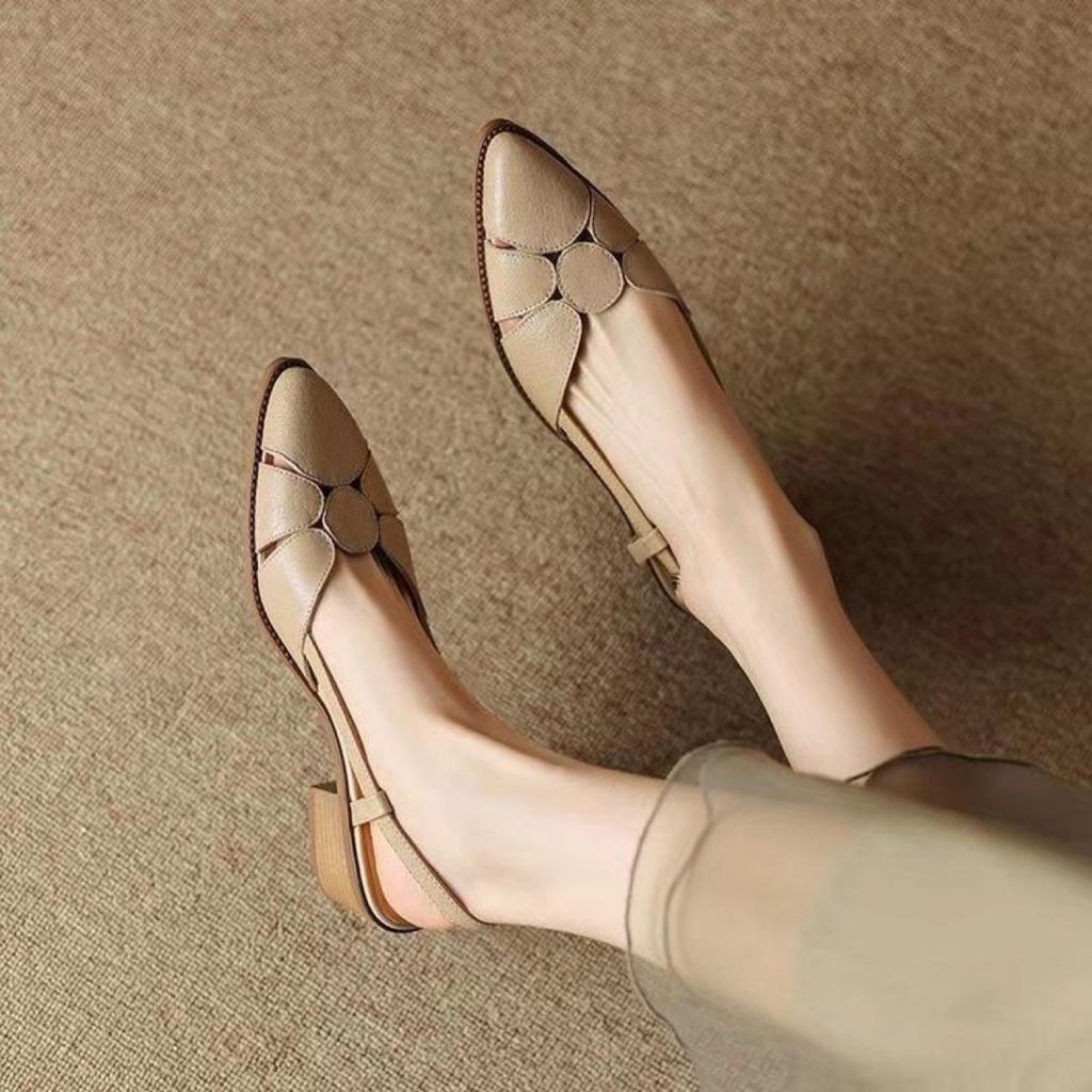 Sandals for Women Retro Hollowed Out Leather Sandals French Style Shallow Mouth Single Shoes Summer Pointed Tip Designer Sandals