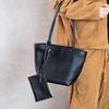 Autumn and winter new Korean simple large-capacity tote bag niche design first-layer cowhide bucket bag shoulder armpit bag