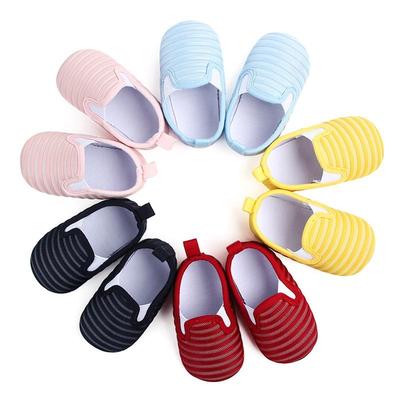 Scarpe da bambina Scarpe da culla per neonati Slip-On primaverili per bambini Scarpe da culla per bambini in rete a righe