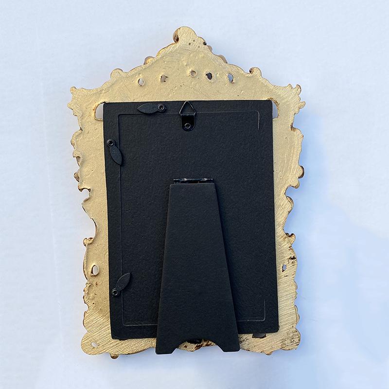 European Retro Gold Embossed Resin Photo Frame - Decorative Wall Hanging