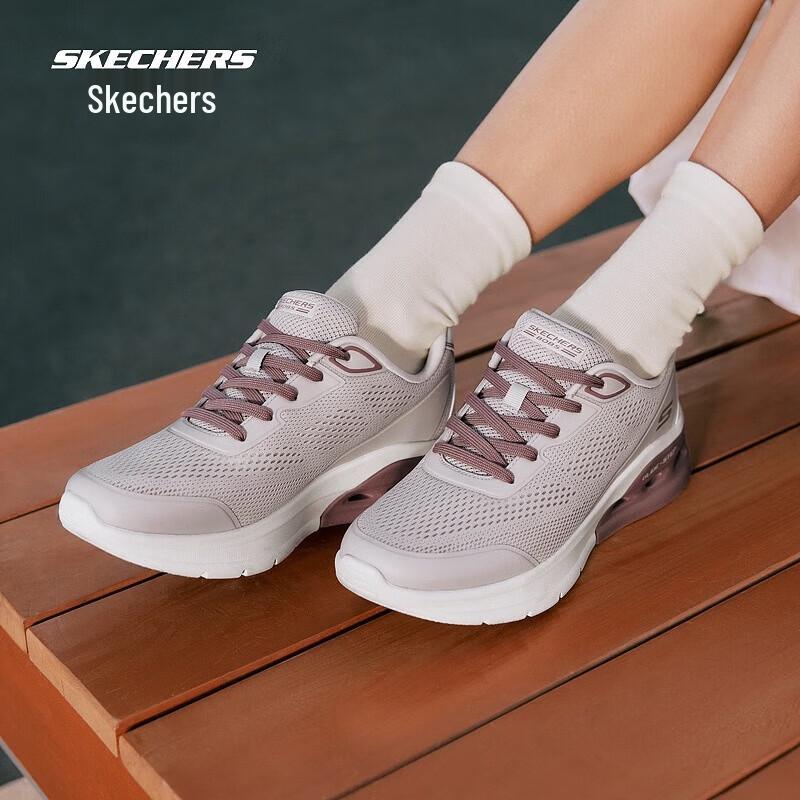 Skechers Women s 117660 Retro Running Shoes 37