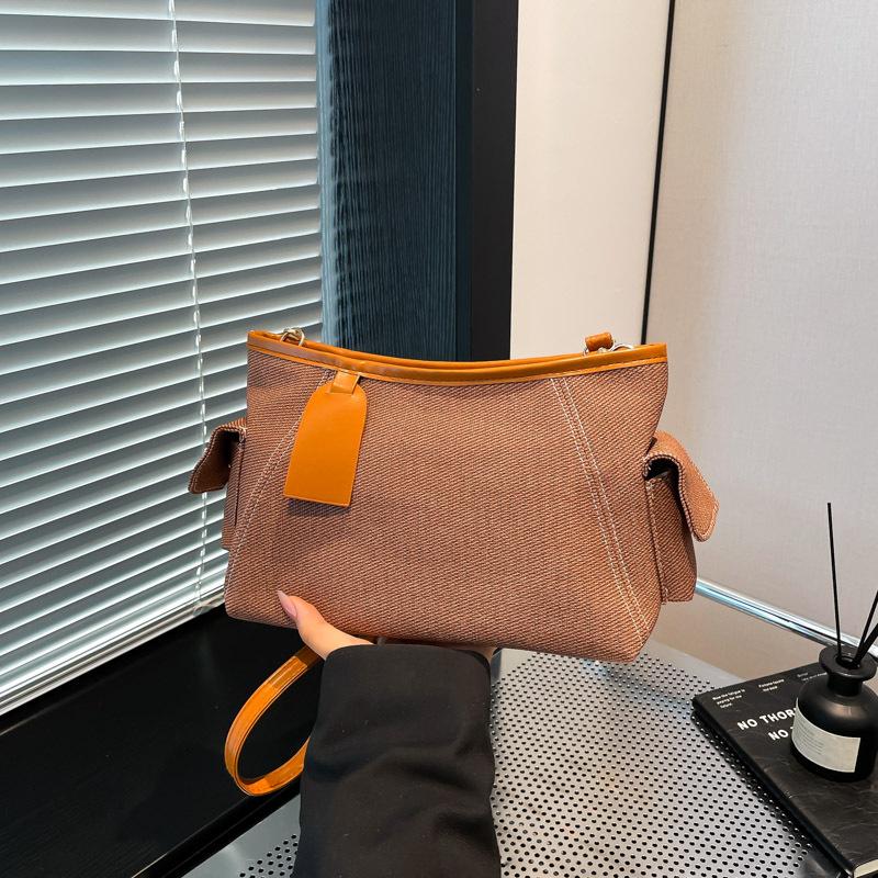 

Весенне-летние новые нишевые сумки, сумки-подмышки для通勤, модные и универсальные женские повседневные наплечные сумки-мессенджеры коричневый