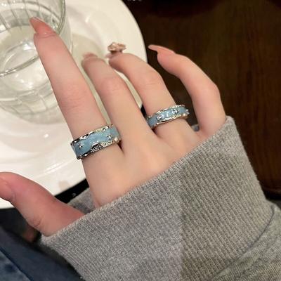 Offener Ring im Vintage-Stil mit himmelblauer Tropfenglasur, leichter Luxus-Nischendesign-High-End-Ring für Damen, schlichter Ring, dekorativer Zeigefingerring