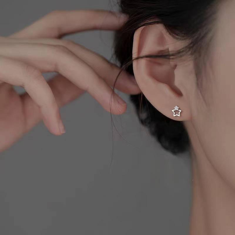 925 Sterling Silver Star and Moon Stud Earrings, 2024 Trend, High-End Light Luxury Women's Ear Accessories
