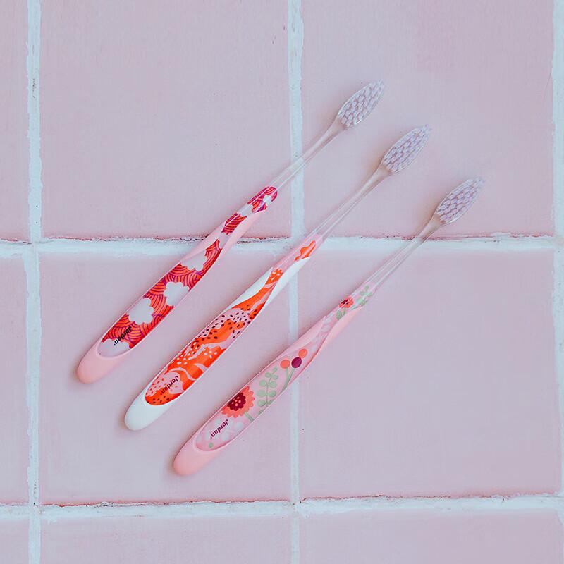 Jordan Design Edition Soft Bristle Toothbrush