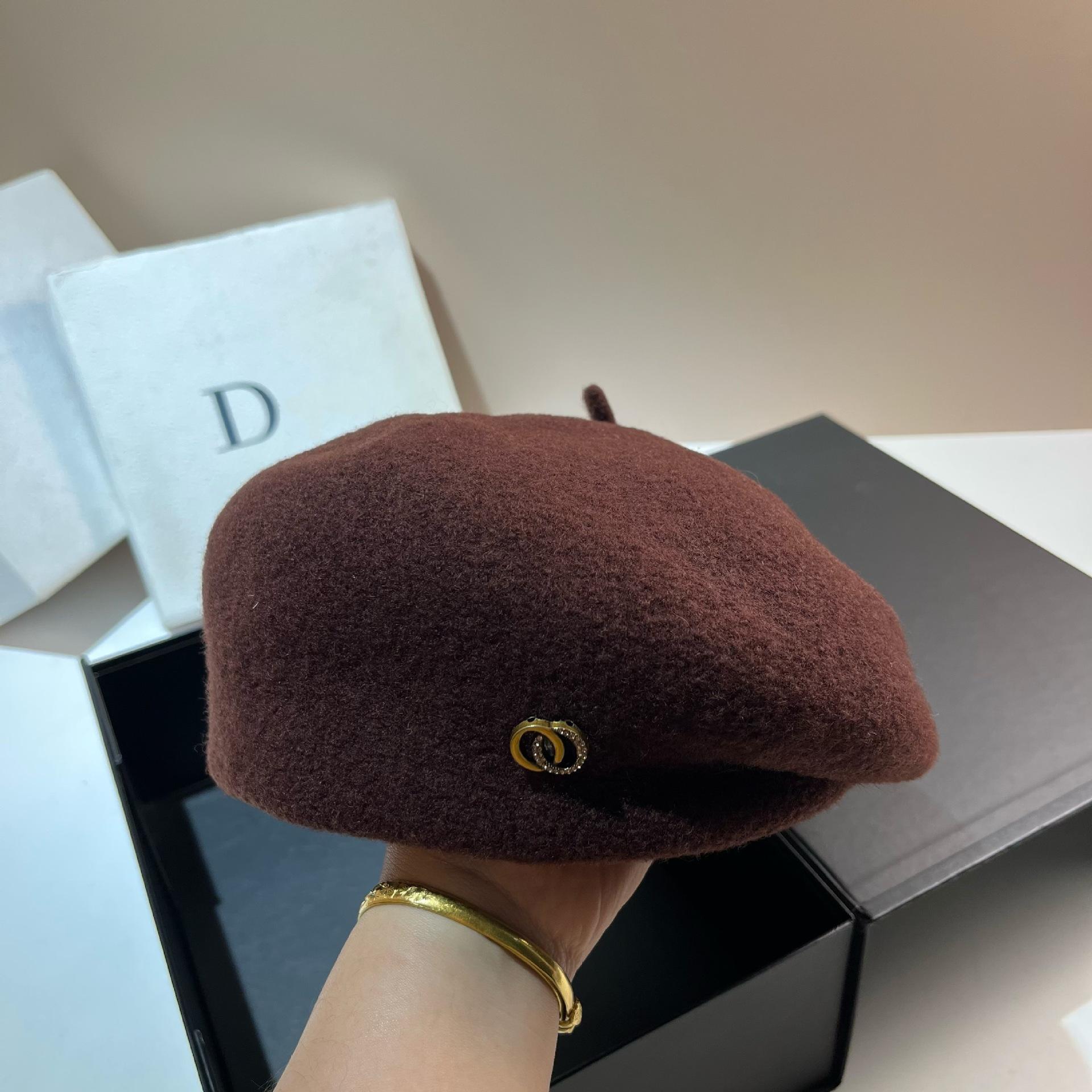 

French Small Fragrant Wind Double Circle Granular Fleece Wool Beret Japanese Irregular Shape Painter Hat Octagonal Hat Adjustable темно-коричневого кольору