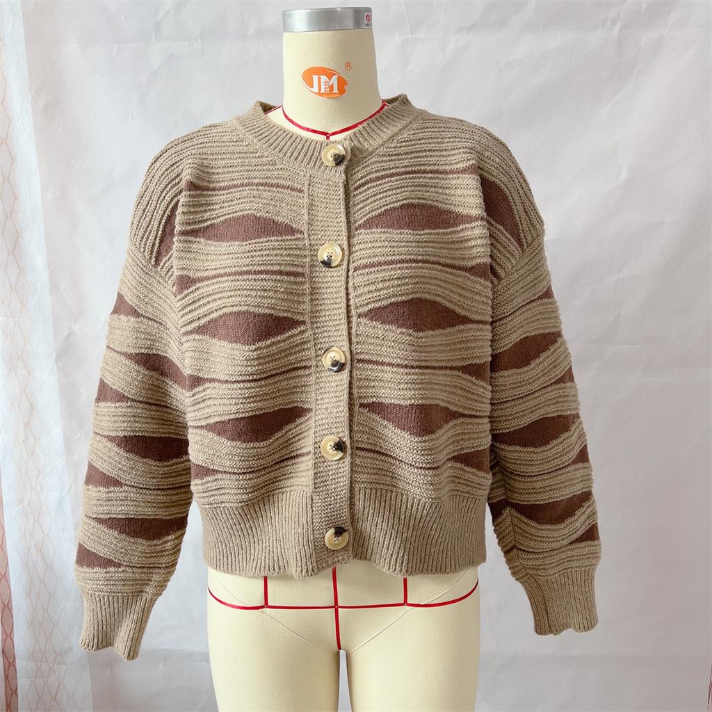 Irregular striped contrasting single breasted round neck short cardigan sweater jacket for women in autumn and winter 3556