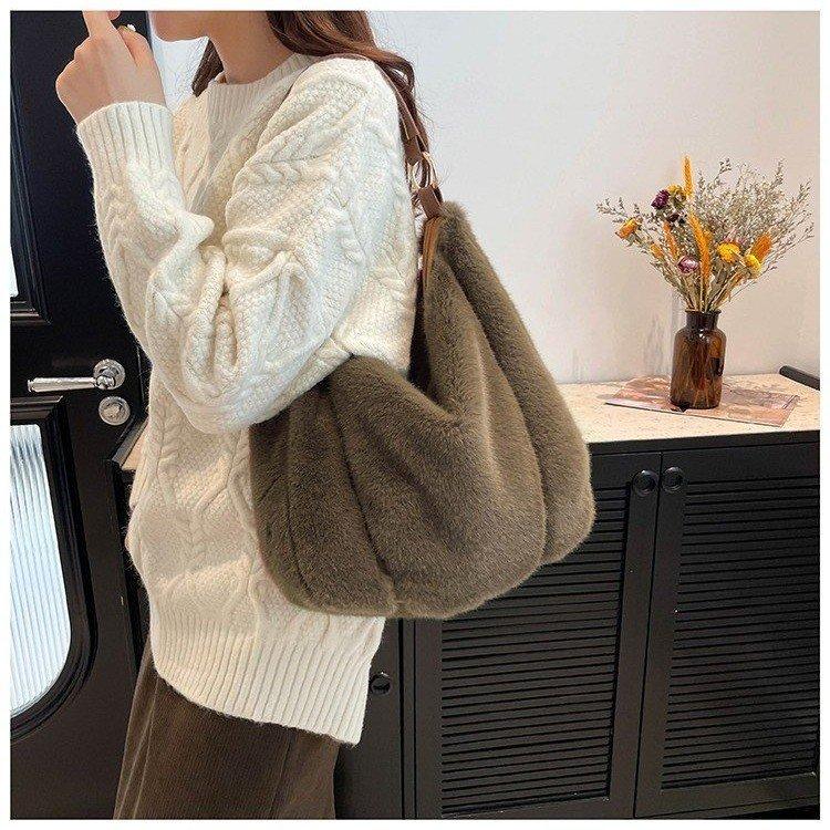 New fashion underarm bag women's trendy versatile handbag plush dumpling bag trendy women's bag casual shoulder bag