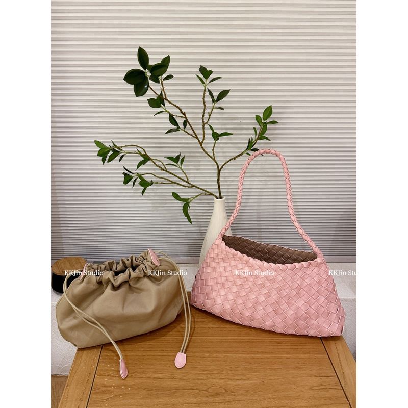 

[8943 Тосканское лето] Плетеная сумка из коровьей кожи, сумка подмышку, женская сумка для отпуска Sakura Powder