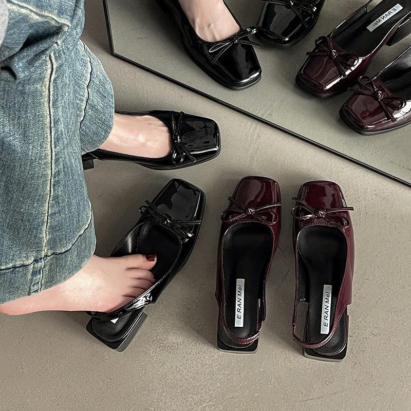 New Style of Women's Shoes with Thick Heels and Square Heads Flip-flops