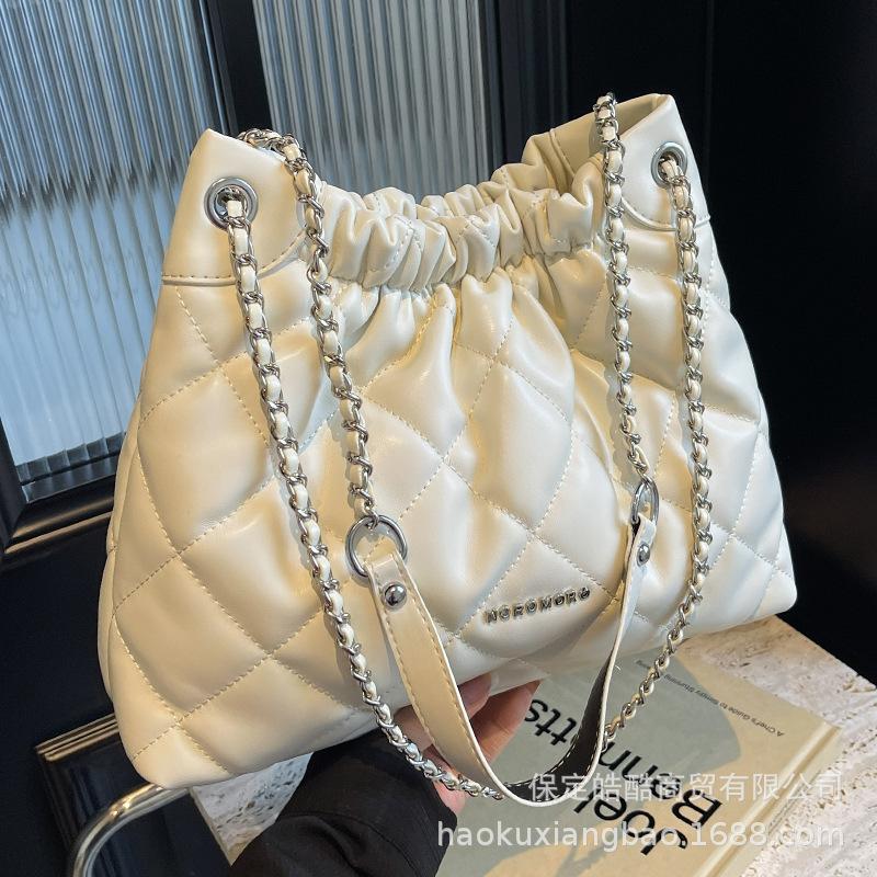 Fashion large-capacity bag women's new Xiaoxiangfeng diamond chain bucket bag 2025 autumn and winter premium shoulder bag