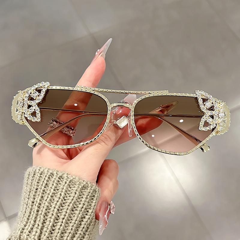 High-end reis- en feestzonnebrillen voor dames Europese en Amerikaanse stijl vlinder diamant bezette zonnebrillen voor dames