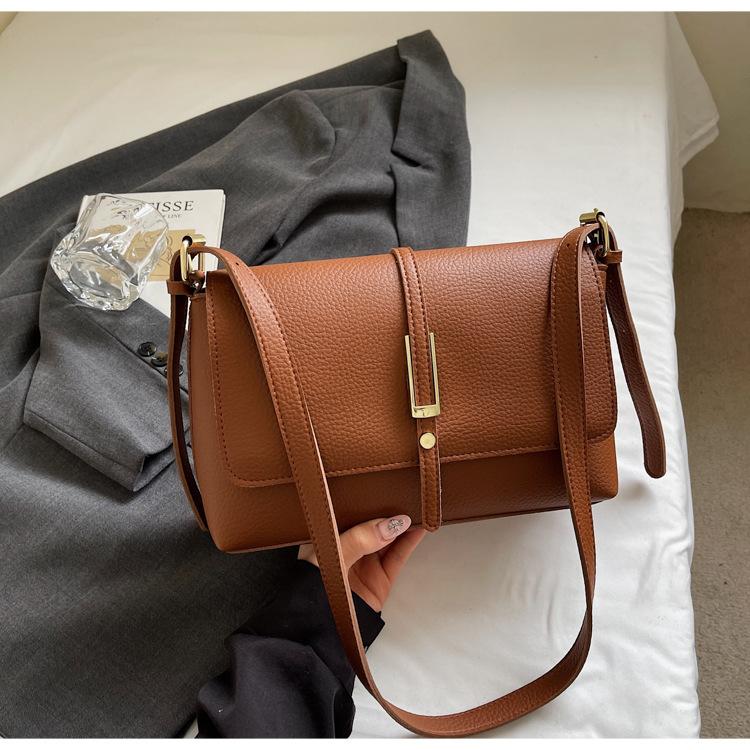 Retro work commuter bag women's large capacity 2025 new casual autumn and winter versatile single shoulder messenger bag small square bag