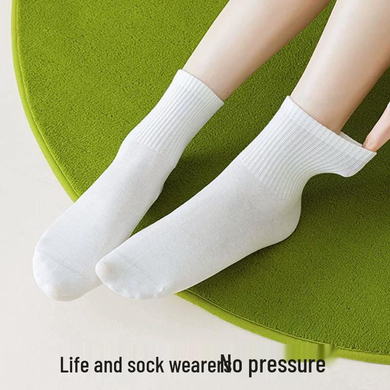 Women's 100% Cotton Short Seamless Socks - Odor-Resistant, Sweat-Absorbent, Antibacterial White Sports Socks for Spring/Summer.