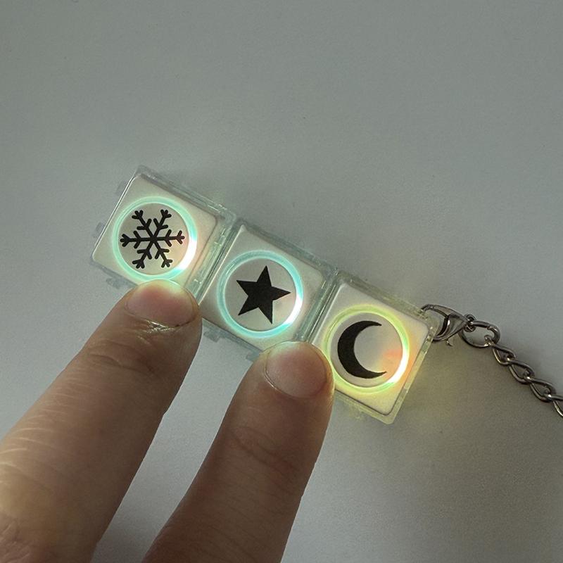 Funny Assembleable Star Moon Key Chain Keyboard Stress Relief Button Keycap Clicker Keychain Keyboard Keychain Finger Toys