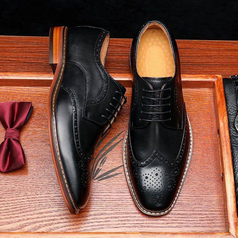 2024 Herren Hochzeit Brogues Schuhe Vintage Designer Echtes Leder Handgefertigt Schnitzerei Bullock Schuhe für Bräutigam Qualitätsschuhwerk