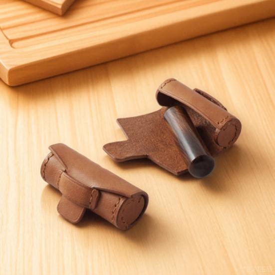 Lip Balm Holder Faux Leather Lipstick Sleeve Reusable Lip Balm Protector Wallet Lipstick Case for Ladies Handbag Clutch Bag