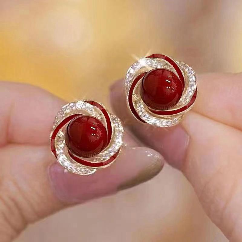 Exquisite Diamond-Encrusted Pearl Earrings Elegant And Sophisticated Women s Jewelry Petite Fashion Accessories красный