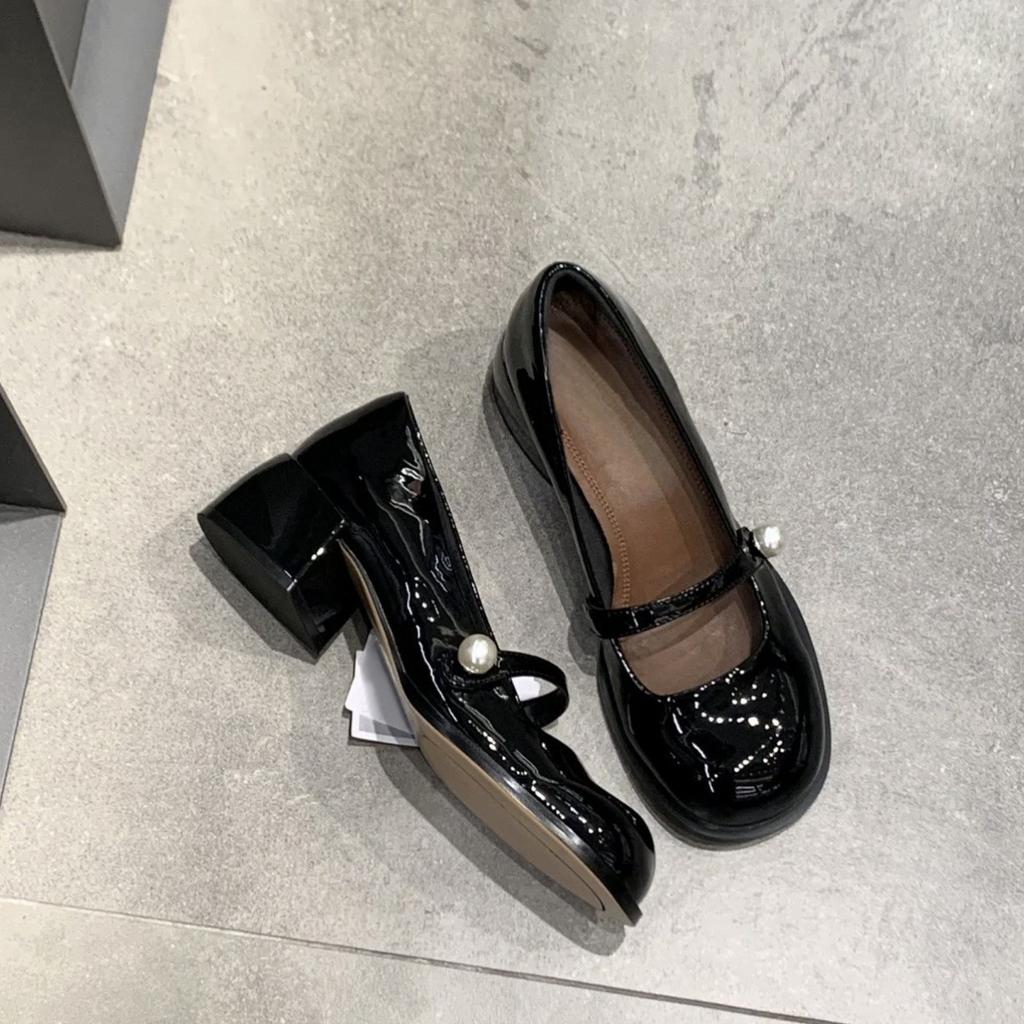 French retro patent leather light mouth Mary Jane women's shoes pearl round head thick heel with black single shoes