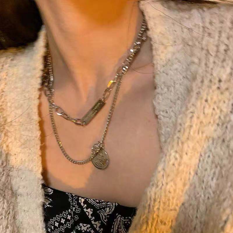Portrait ins cold wind double-layer titanium steel necklace female ins hip-hop niche design sense collarbone chain 2024 new model