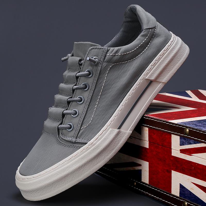 New Spring Men's Shoes Lightweight Casual and Versatile Design Men's Canvas Shoes Low Top Flat Sole Comfortable Board Shoes