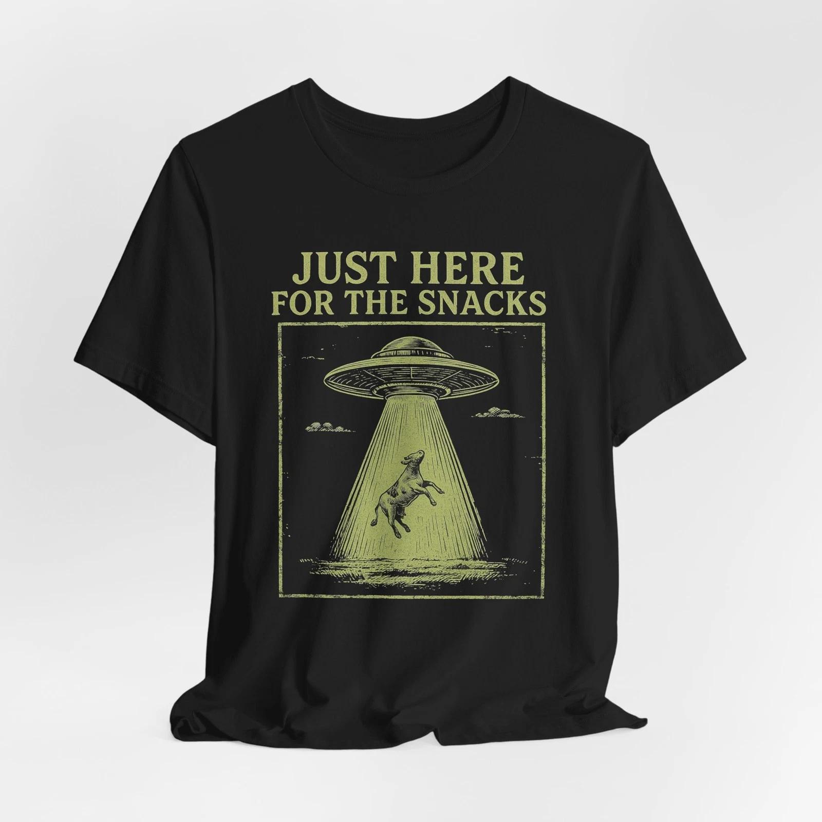 Funny Alien Shirt, UFO Cow Abduction Just Here For The Snacks Joke, Vintage Tee XL