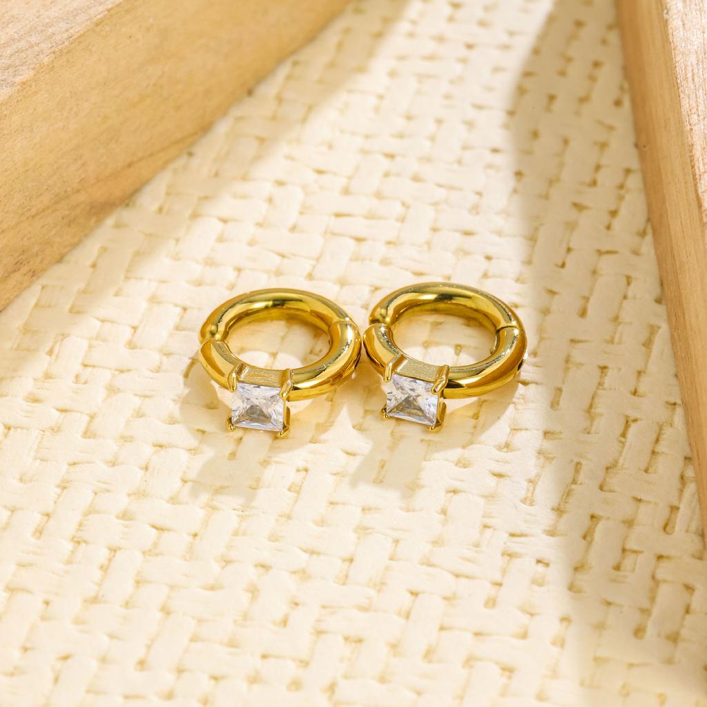 Fashion personalized design square single diamond earrings OL simple titanium steel earrings women without earrings