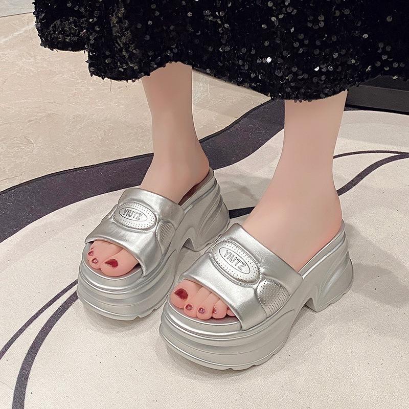 New thick-soled heightening muffin slippers women's summer new versatile skirt light slope heel one-word sandals