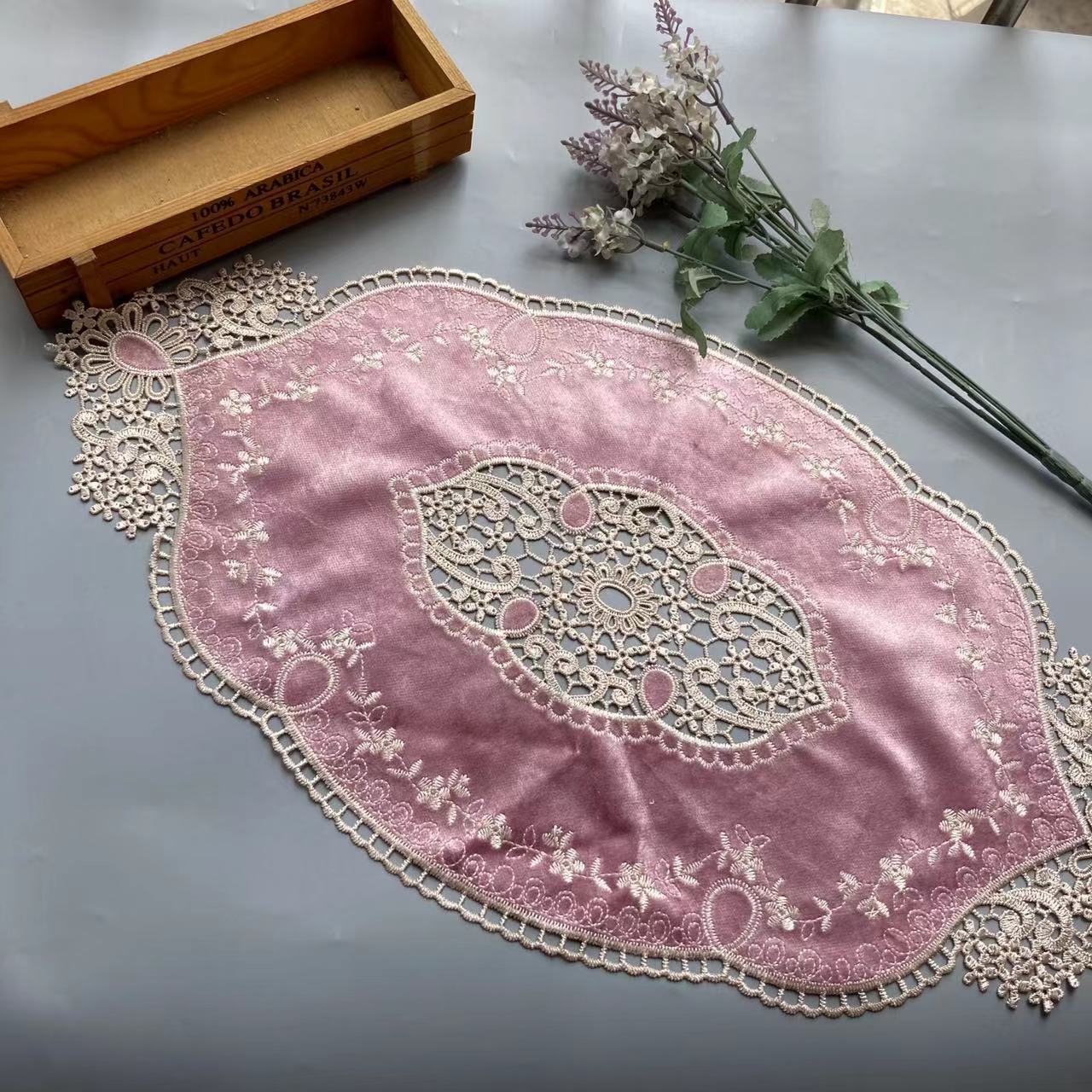 

1Pcs for Dining Table Flower Embroidery Craft Placemat European Style Lace Heat Retention Plate Mat Anti-scald Drink Coaster Table Surface Pads 29CM X51CM