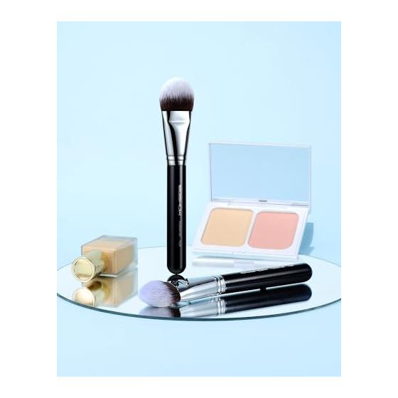 EIGSHOW Foundation Brush, Flat Foundation Makeup Brush for Liquid, Cream Application, Face Contour Concealer with Synthetic Bristle (F628)