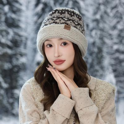 Fair Island Style Leather Mark Curled Knitted Wool Hat Autumn and Winter Retro Face Showing Small Christmas Hat Casual Windproof Warm Hat