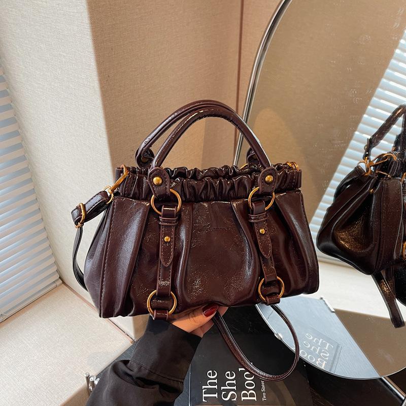 Premium Sense Going Out Handbag Women's 2025 New Trendy Pleated Shoulder Bag Commuting Versatile Messenger Bucket Bag