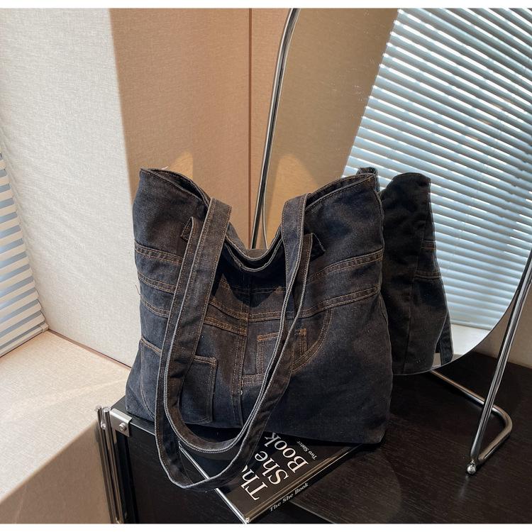 

Retro new commuter tote bag women s large-capacity shoulder bag feeling casual versatile underarm bag чорний