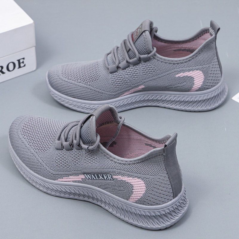 Old Beijing cloth shoes female mother shoes new fashion versatile sports shoes flying woven breathable soft sole not tired feet casual shoes