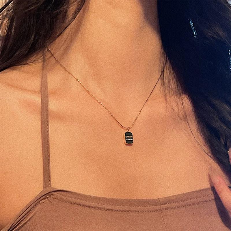 Golden Necklaces Titanium Steel Necklace Layering Choker Elegant Fashion Jewelry for Women