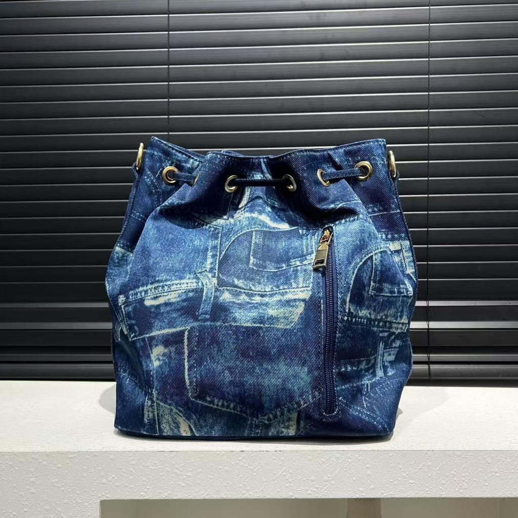 Modna Damska Torba Tote z Pranego Denimu o Dużej Pojemności z Elegancką Diamentową Dekoracją Wytrzymała Torba na Ramię