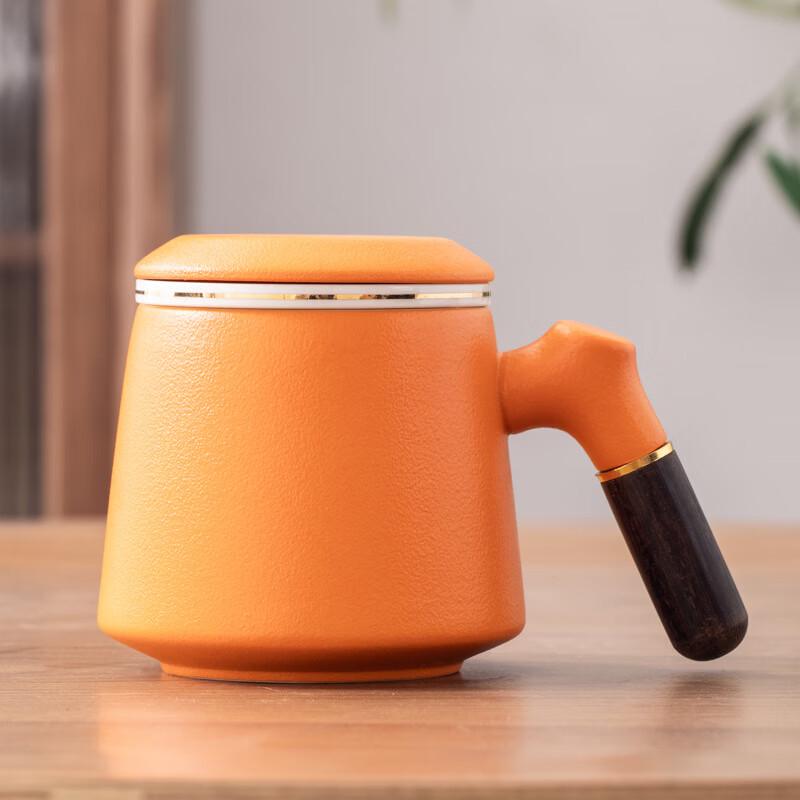 

OLOEY Gilded Ceramic Tea Infuser Mug